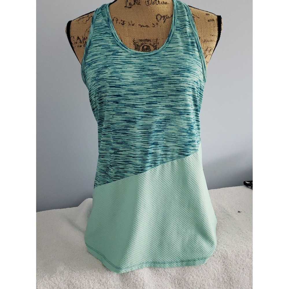 Zeros Womans‎ Athletic Top Size Small T back